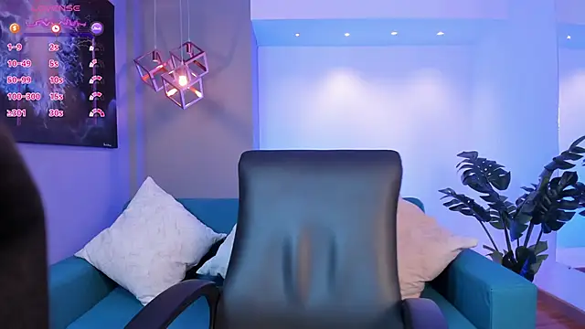 miataylorr1 online show from October 29, 2025, 11:42 am