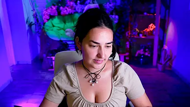 Snapshot of CeceliaJohnson chatting on July 16, 2026, 6:10 am CeceliaJohnson online show from July 16, 2026, 6:10 am