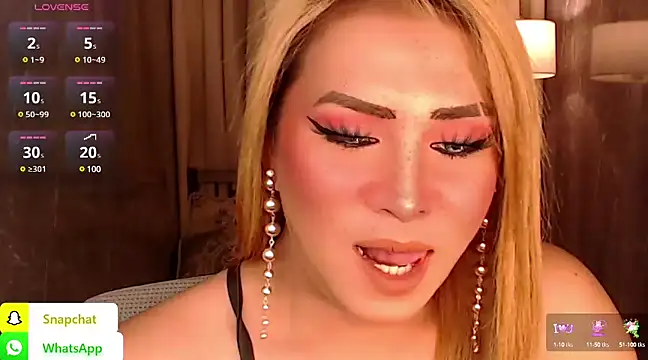 QUEEN GIAMOORE69 online show from January 23, 2025, 10:33 pm