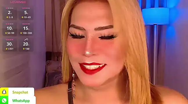 QUEEN GIAMOORE69 online show from December 13, 2024, 10:23 pm