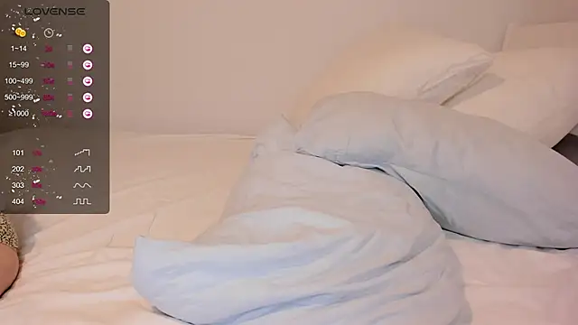 Snapshot of _Snorkmaiden_ chatting on December 2, 2025, 12:51 pm Snorkmaiden online show from December 2, 2025, 12:51 pm