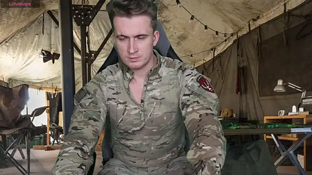 Snapshot of hornystripman97 chatting on November 11, 2025, 1:44 am hornystripman97 online show from November 11, 2025, 1:44 am