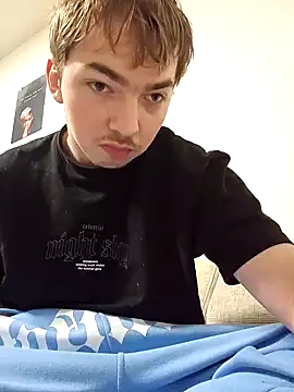 Snapshot of BigJuicy18cm chatting on February 27, 2025, 10:22 am BigJuicy18cm online show from February 27, 2025, 10:22 am