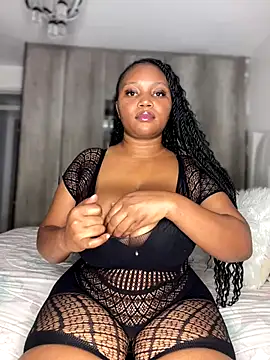 Snapshot of Hyra_Ari chatting on November 28, 2025, 6:13 am Hyra Ari online show from November 28, 2025, 6:13 am