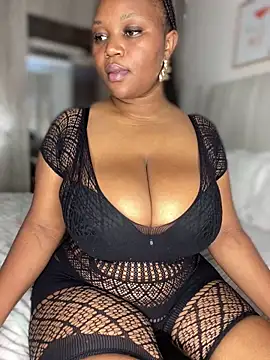 Snapshot of Hyra_Ari chatting on October 30, 2025, 9:07 am Hyra Ari online show from October 30, 2025, 9:07 am