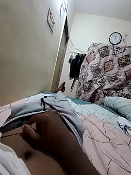 fuckboi690690 online show from December 5, 2024, 6:17 pm