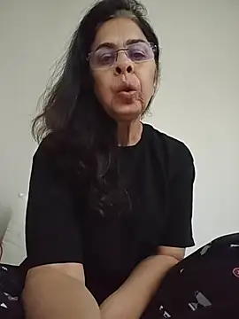 Susannemilf online show from November 20, 2025, 4:07 pm