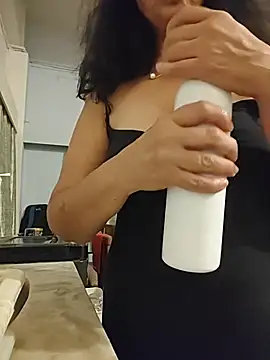 Susannemilf online show from February 26, 2026, 6:19 pm