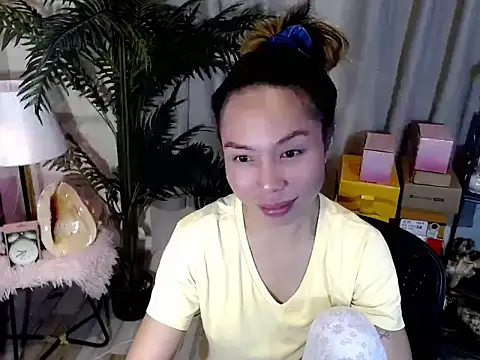 AsianTrixxx online show from May 3, 2026, 6:40 am