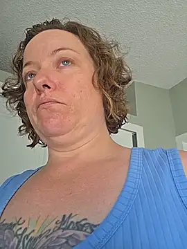 julimonroe online show from June 4, 2026, 5:28 pm