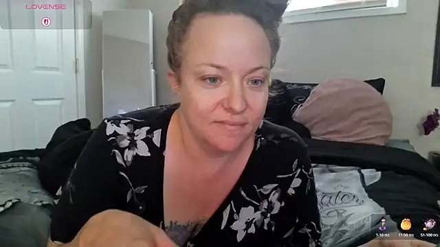 julimonroe online show from October 19, 2025, 4:10 pm