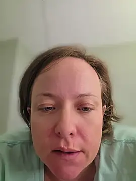 Snapshot of julimonroe chatting on July 13, 2026, 5:56 pm julimonroe online show from July 13, 2026, 5:56 pm