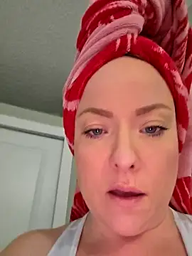 julimonroe online show from May 5, 2026, 2:09 pm