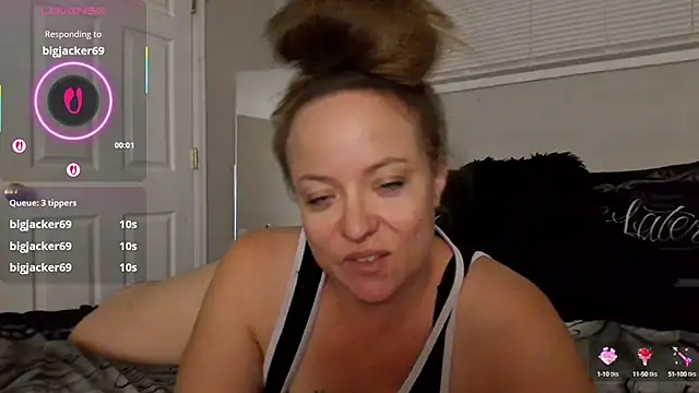julimonroe online show from October 1, 2025, 2:06 am