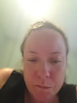 Snapshot of julimonroe chatting on June 28, 2026, 1:56 am julimonroe online show from June 28, 2026, 1:56 am