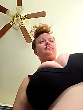 julimonroe online show from March 4, 2025, 9:22 pm