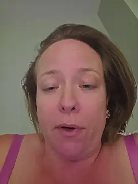 Snapshot of julimonroe chatting on July 25, 2026, 4:09 am julimonroe online show from July 25, 2026, 4:09 am