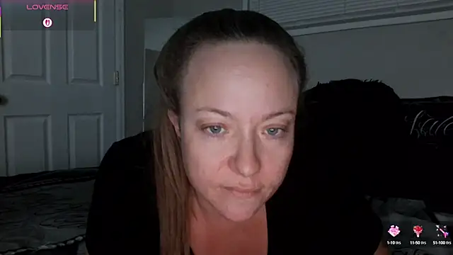 julimonroe online show from October 5, 2025, 2:24 am