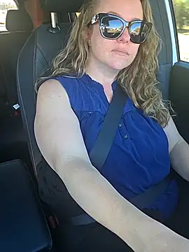 julimonroe online show from November 13, 2025, 6:01 pm