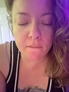 julimonroe online show from March 5, 2025, 11:28 am