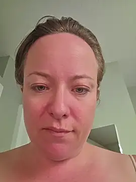 Snapshot of julimonroe chatting on June 25, 2026, 1:05 pm julimonroe online show from June 25, 2026, 1:05 pm