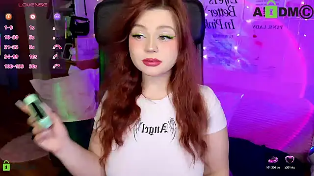 Snapshot of StellaMilla chatting on June 21, 2026, 10:48 pm StellaMilla online show from June 21, 2026, 10:48 pm