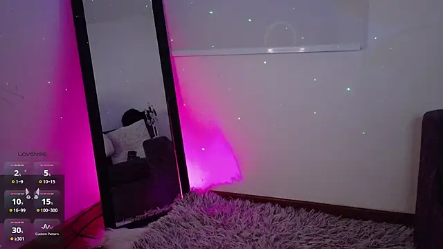 Snapshot of Lia_Tinez chatting on October 8, 2025, 11:38 pm Lia Tinez online show from October 8, 2025, 11:38 pm