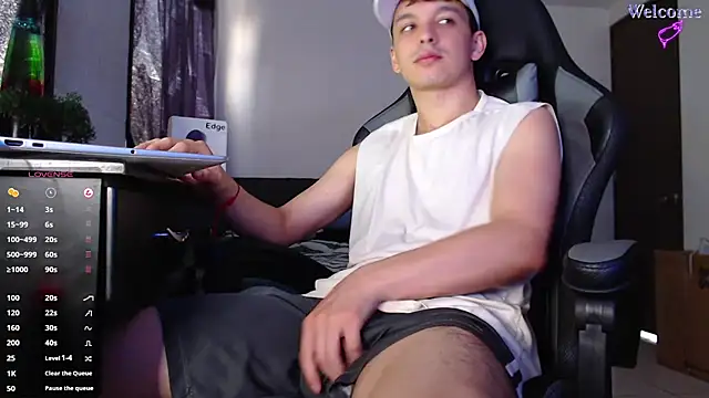 Angel-Twink online show from February 12, 2026, 2:39 pm