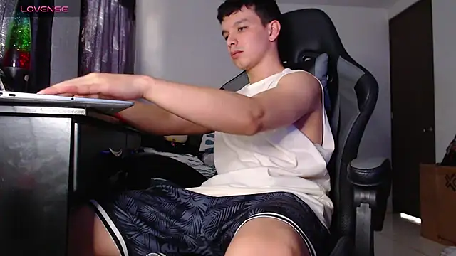 Angel-Twink online show from February 9, 2026, 9:46 pm