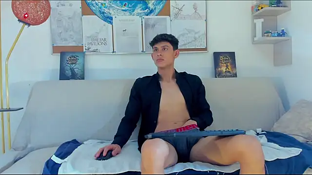 Snapshot of logan_thomas chatting on March 21, 2026, 6:45 pm logan thomas online show from March 21, 2026, 6:45 pm