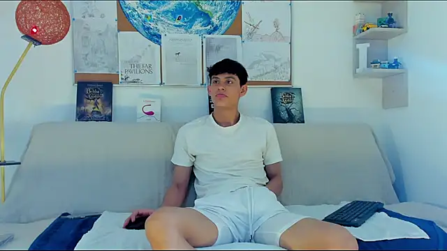 Snapshot of logan_thomas chatting on March 30, 2026, 6:42 pm logan thomas online show from March 30, 2026, 6:42 pm