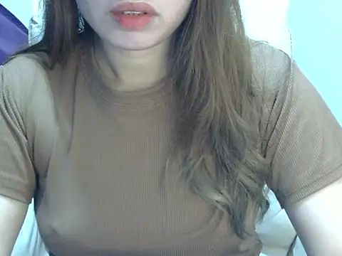    zurIII09  online show from March 6, 2026, 3:45 am