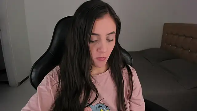 EmmaGrace1999 online show from May 24, 2026, 4:56 am