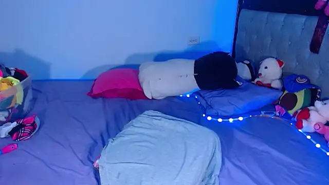 Snapshot of Pamelanicole chatting on November 22, 2025, 2:43 am Pamelanicole online show from November 22, 2025, 2:43 am