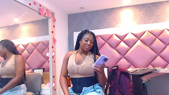 Snapshot of DanielaDuff chatting on March 5, 2026, 7:32 pm DanielaDuff online show from March 5, 2026, 7:32 pm