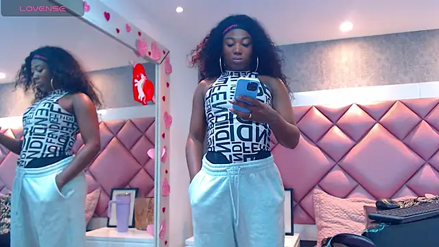 DanielaDuff online show from November 14, 2025, 7:39 pm