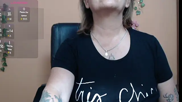 Snapshot of Hellensextits chatting on September 30, 2025, 3:34 am Hellensextits online show from September 30, 2025, 3:34 am