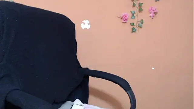 Snapshot of Hellensextits chatting on December 21, 2024, 12:49 pm Hellensextits online show from December 21, 2024, 12:49 pm