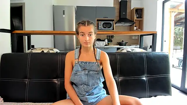 Snapshot of ElizSweet chatting on October 16, 2025, 8:55 am ElizSweet online show from October 16, 2025, 8:55 am