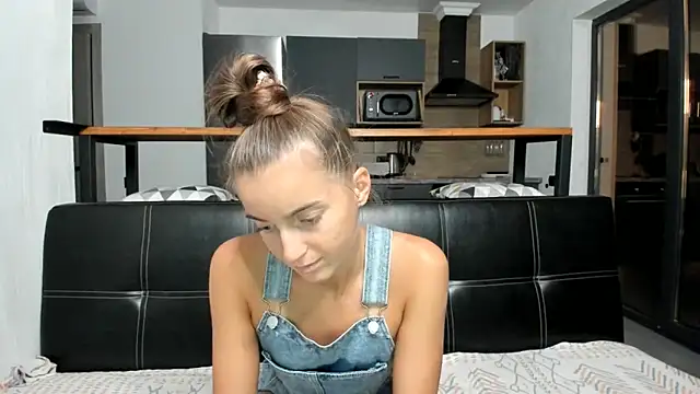 Snapshot of ElizSweet chatting on October 20, 2025, 9:15 pm ElizSweet online show from October 20, 2025, 9:15 pm