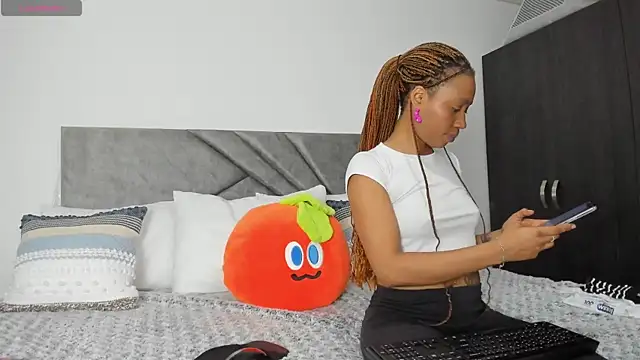 Snapshot of Sweetcocoa- chatting on October 29, 2025, 7:46 pm Sweetcocoa- online show from October 29, 2025, 7:46 pm