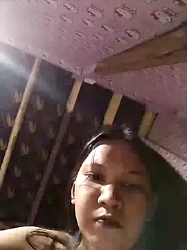 milkytitsmom4u online show from January 1, 2025, 7:43 pm