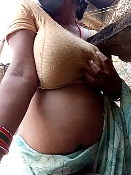 Snapshot of Lattika-Bhabhi chatting on November 7, 2025, 7:24 am Lattika-Bhabhi online show from November 7, 2025, 7:24 am