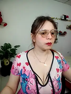 lorenitabella online show from March 9, 2026, 7:50 pm