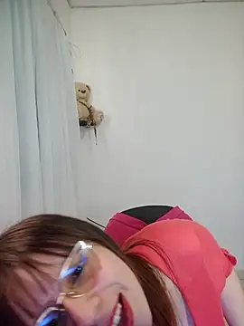 lorenitabella online show from June 29, 2026, 8:41 pm