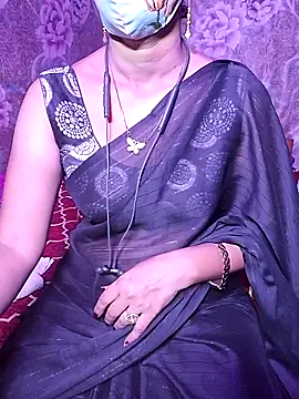 XBHUUME online show from November 17, 2025, 4:33 pm