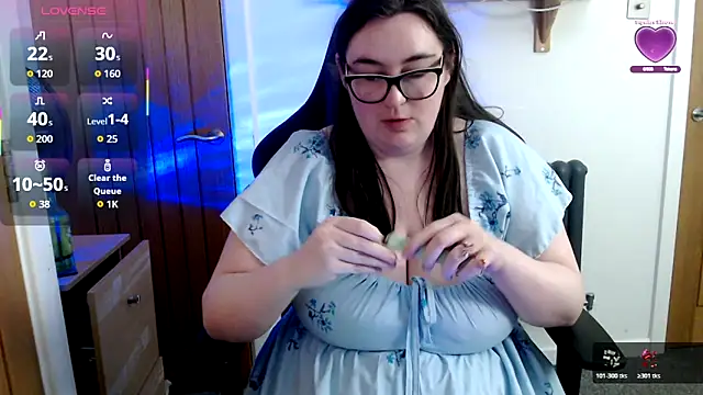Rebecca Summer online show from May 4, 2026, 2:20 pm