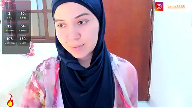 Snapshot of MatchedEyebrow chatting on December 5, 2025, 9:23 pm MatchedEyebrow online show from December 5, 2025, 9:23 pm