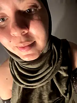 Snapshot of MatchedEyebrow chatting on November 17, 2025, 9:30 pm MatchedEyebrow online show from November 17, 2025, 9:30 pm