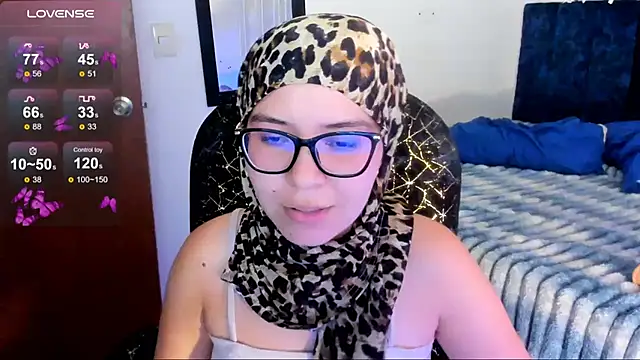 Snapshot of MatchedEyebrow chatting on June 15, 2026, 10:09 pm MatchedEyebrow online show from June 15, 2026, 10:09 pm